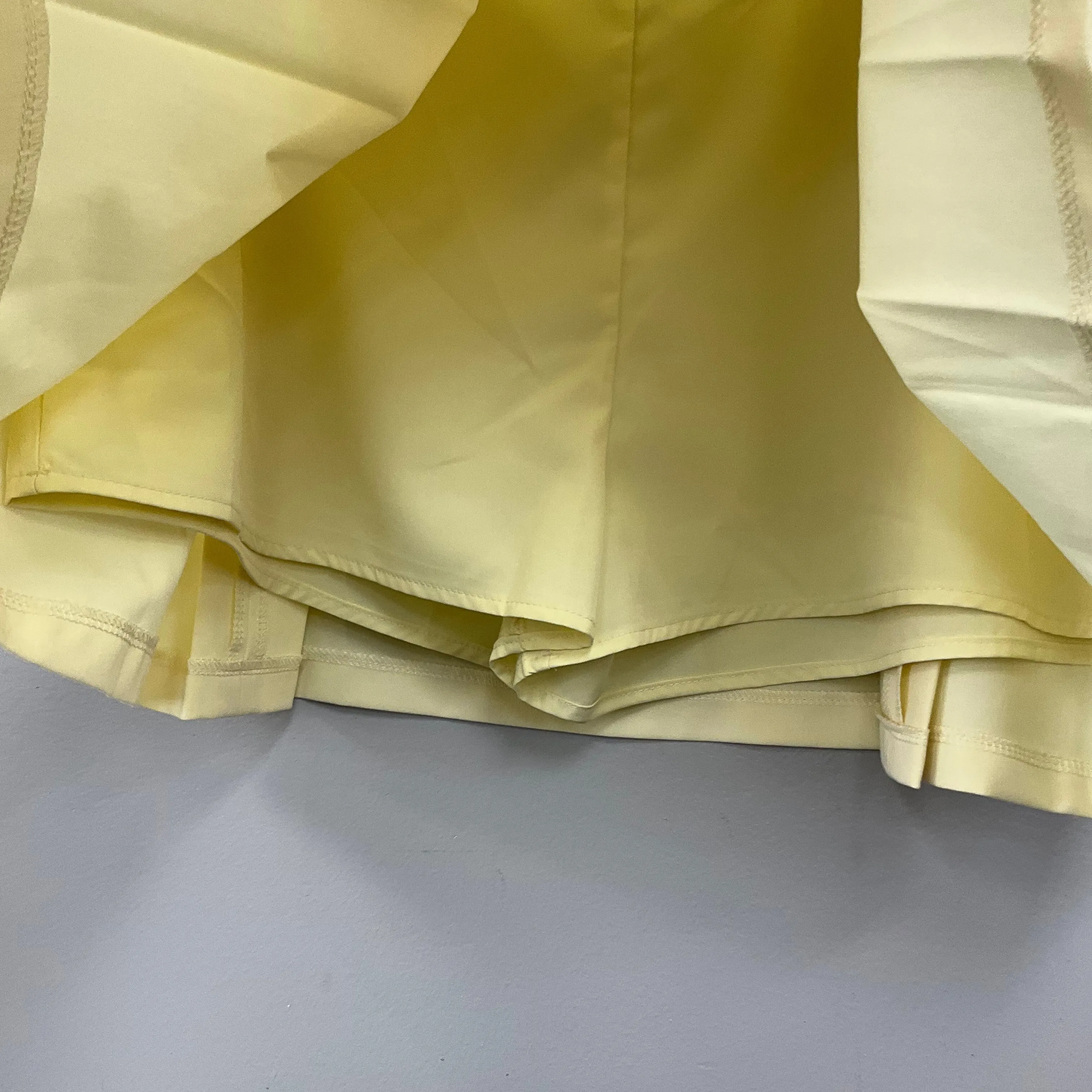 SKIRT MINI & SHORT by ALTARD STATE In YELLOW. Size: XL